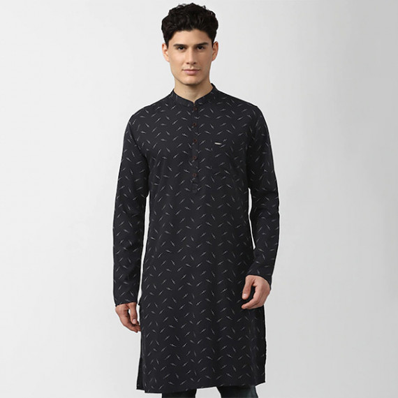 http://13.232.51.72/products/men-black-geometric-printed-kurta-1