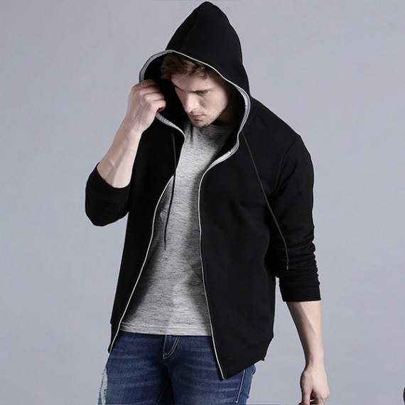 http://13.232.51.72/products/men-black-solid-hooded-sweatshirt
