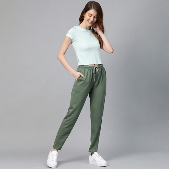 http://13.232.51.72/products/women-black-solid-side-stripes-cropped-track-pants