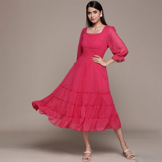 http://13.232.51.72/products/fuchsia-solid-chiffon-smocked-tiered-midi-dress