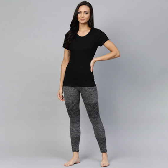 http://13.232.51.72/products/women-pack-of-2-self-striped-thermal-tops