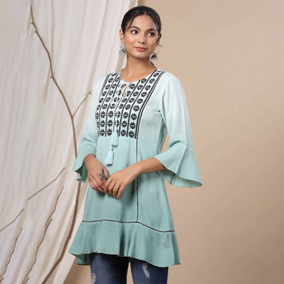 http://13.232.51.72/products/women-green-tunics
