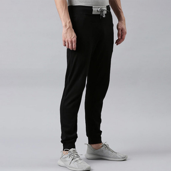 http://13.232.51.72/products/men-black-solid-organic-cotton-track-pants