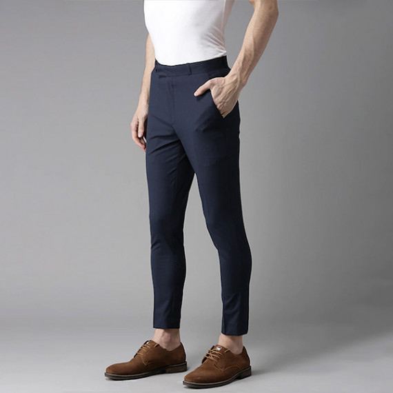 http://13.232.51.72/products/men-navy-blue-tapered-fit-trousers