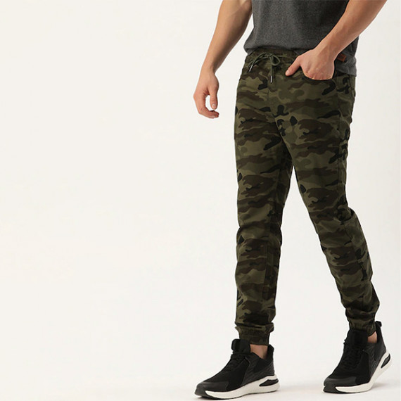 http://13.232.51.72/products/men-olive-green-camouflage-printed-slim-fit-joggers-trousers
