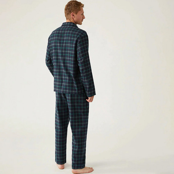 http://13.232.51.72/products/men-green-blue-checked-night-suit