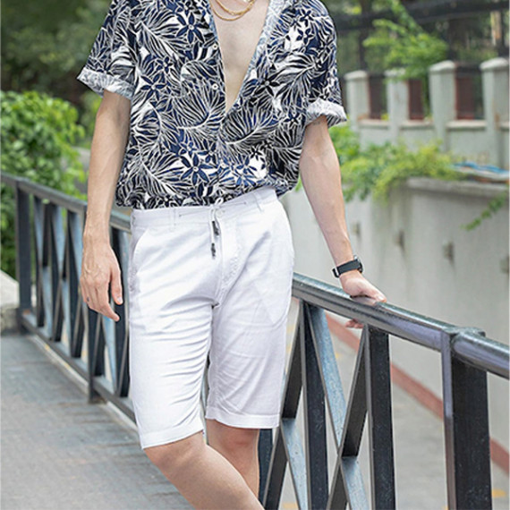 http://13.232.51.72/products/men-white-solid-slim-fit-regular-shorts