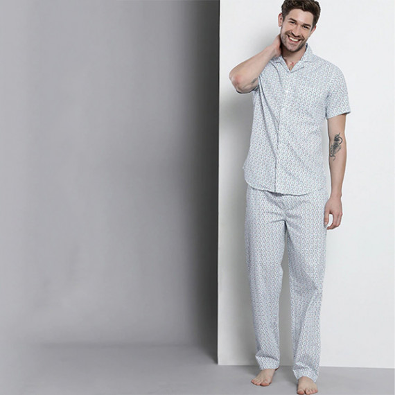 http://13.232.51.72/products/men-white-printed-pure-cotton-night-suit