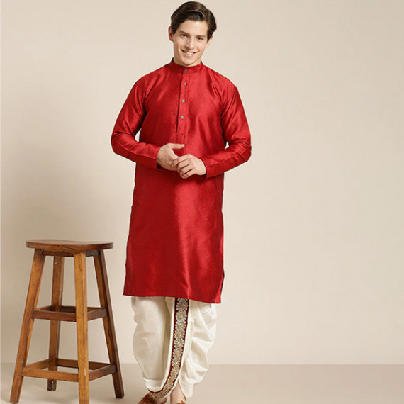 http://13.232.51.72/products/mens-cream-coloured-pure-cotton-double-layer-dhoti-gold-zari-border