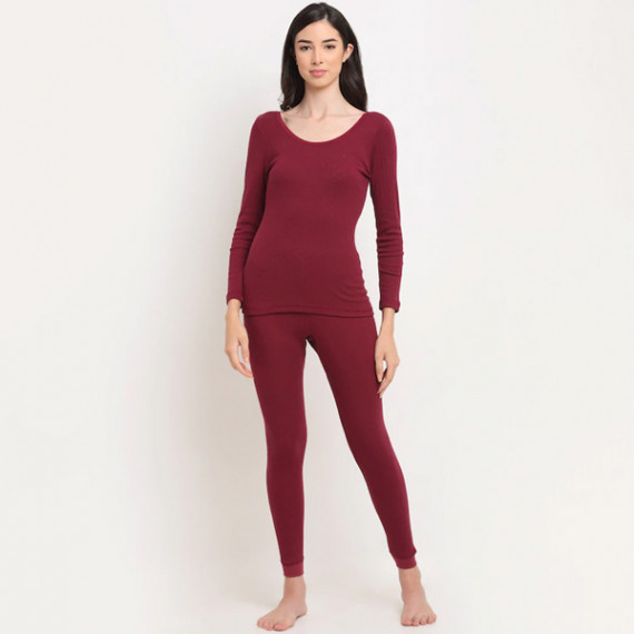 http://13.232.51.72/products/women-maroon-striped-thermal-top